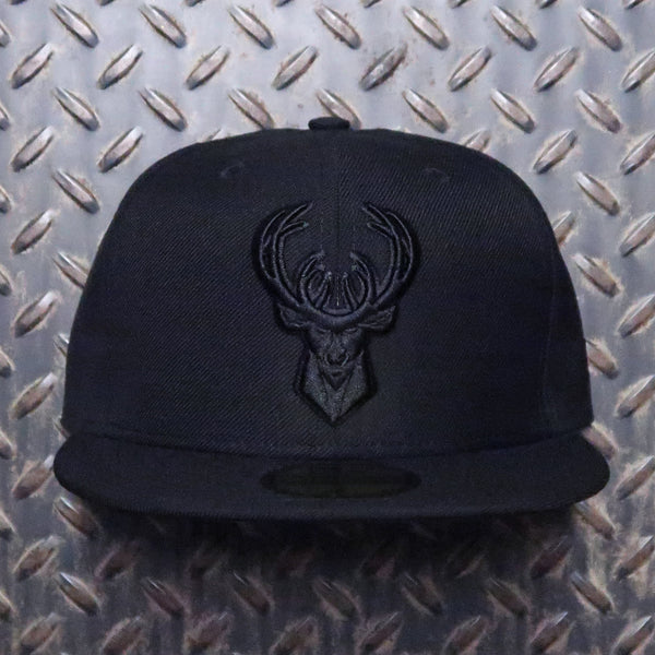 New Era Milwaukee Bucks Black On Black 59FIFTY Fitted