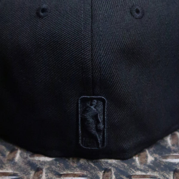 New Era Milwaukee Bucks Black On Black 59FIFTY Fitted