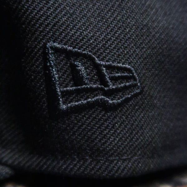 New Era Milwaukee Bucks Black On Black 59FIFTY Fitted