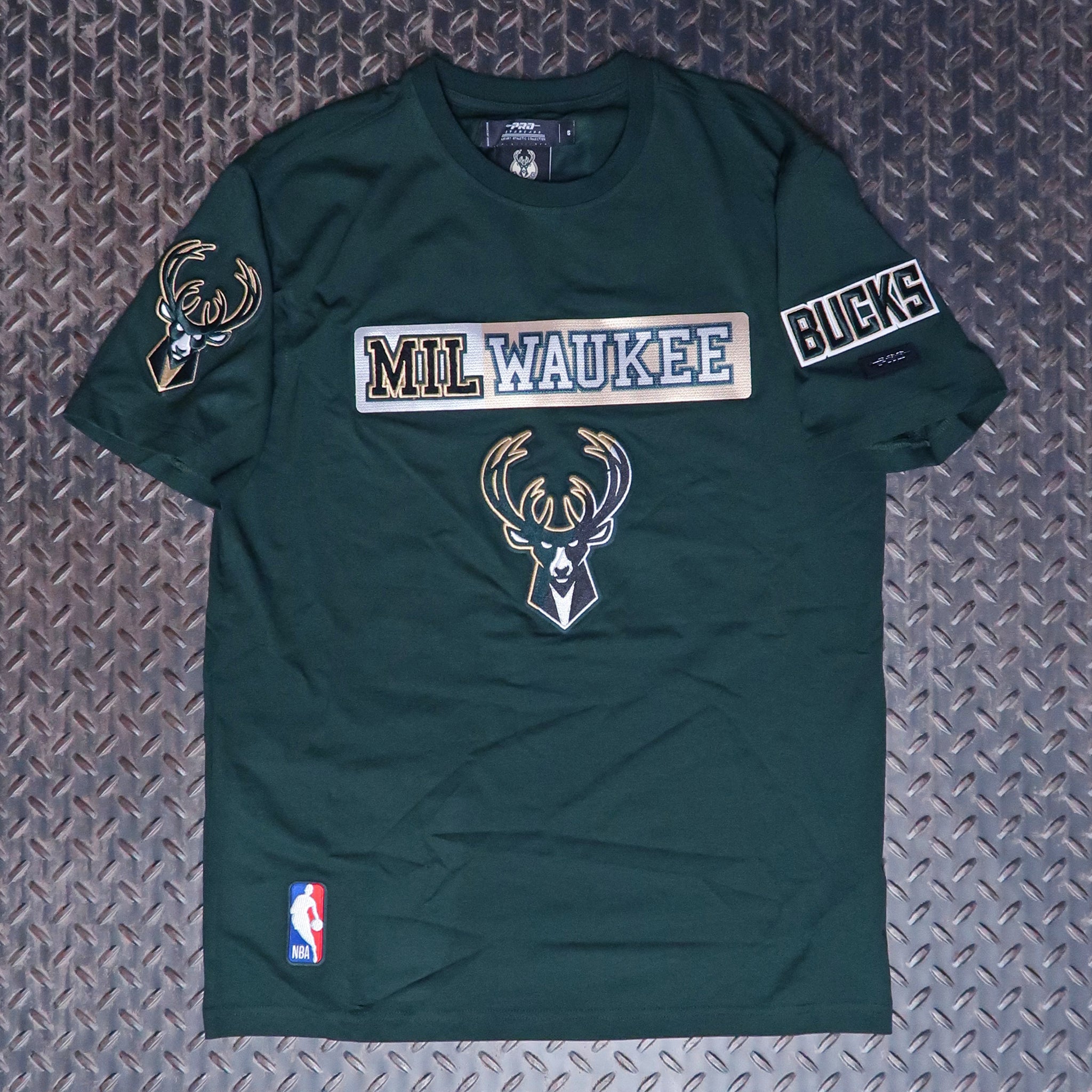 Pro Standard Milwaukee Bucks Split Logo T-Shirt Forest Green BMB1515638-FOR