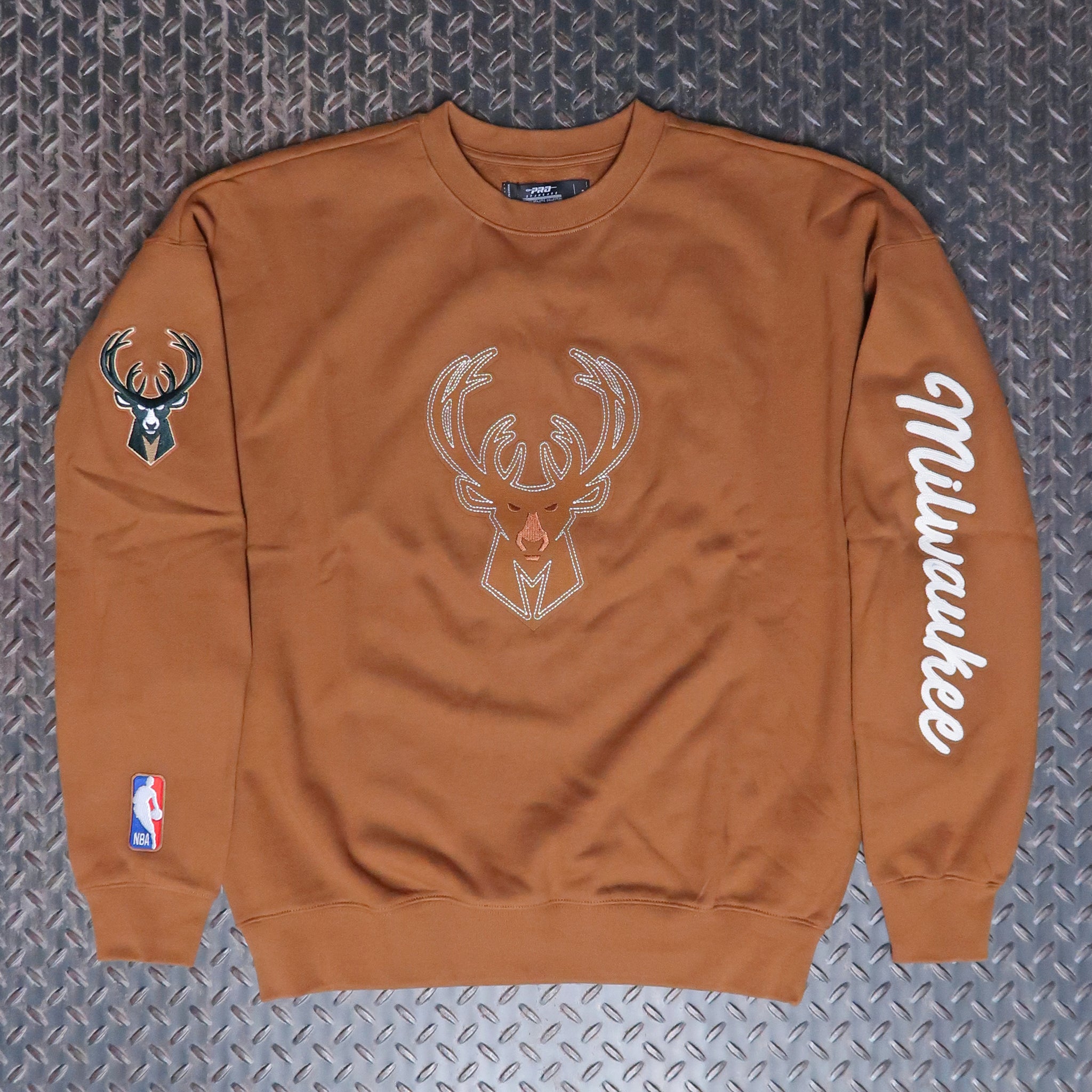 Pro Standard Milwaukee Bucks Paint The City Drop Shoulder Crewneck Sweatshirt Clay BMB5515649-CBR