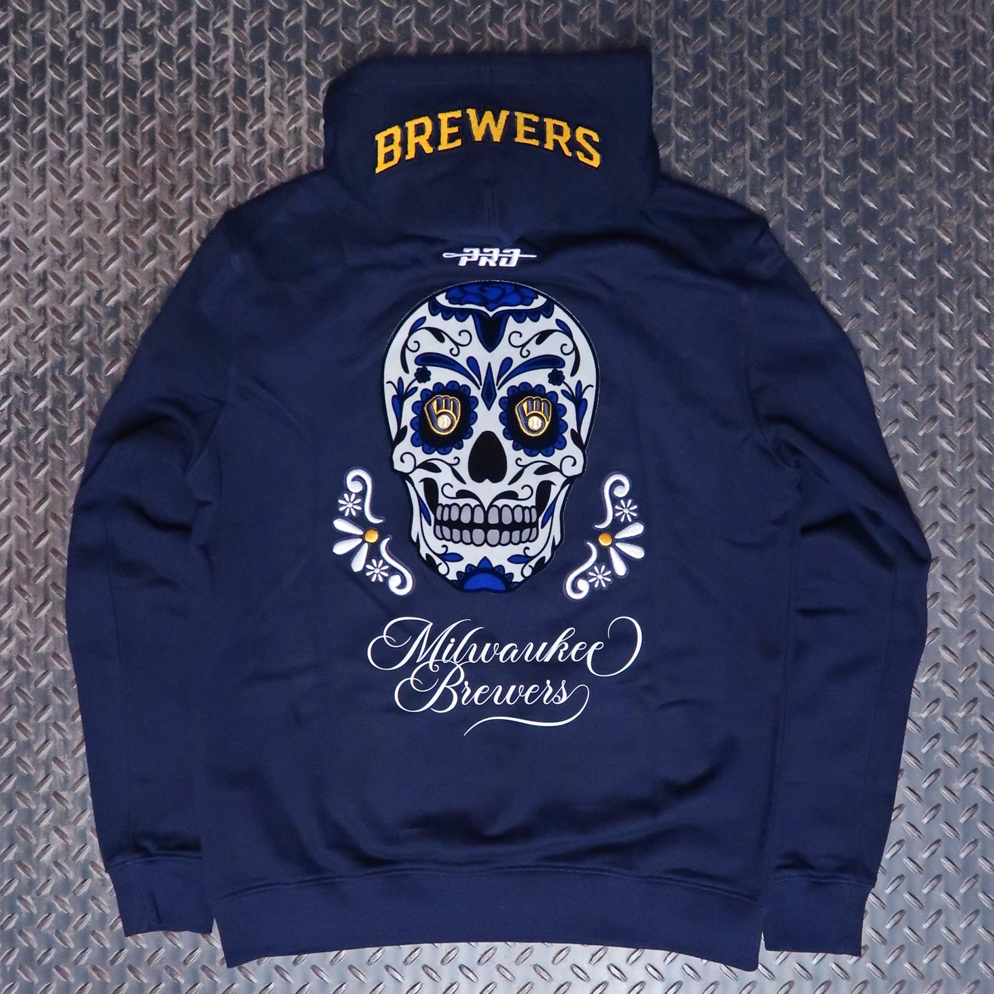 Pro Standard Milwaukee Brewers Sugar Skull Pullover Hoodie Midnight Navy LMB5314829-MDN