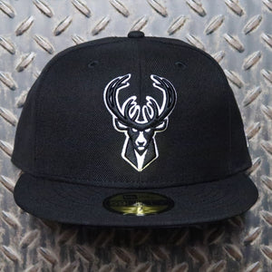 New Era Milwaukee Bucks 59FIFTY Fitted Hat Black White 70356731