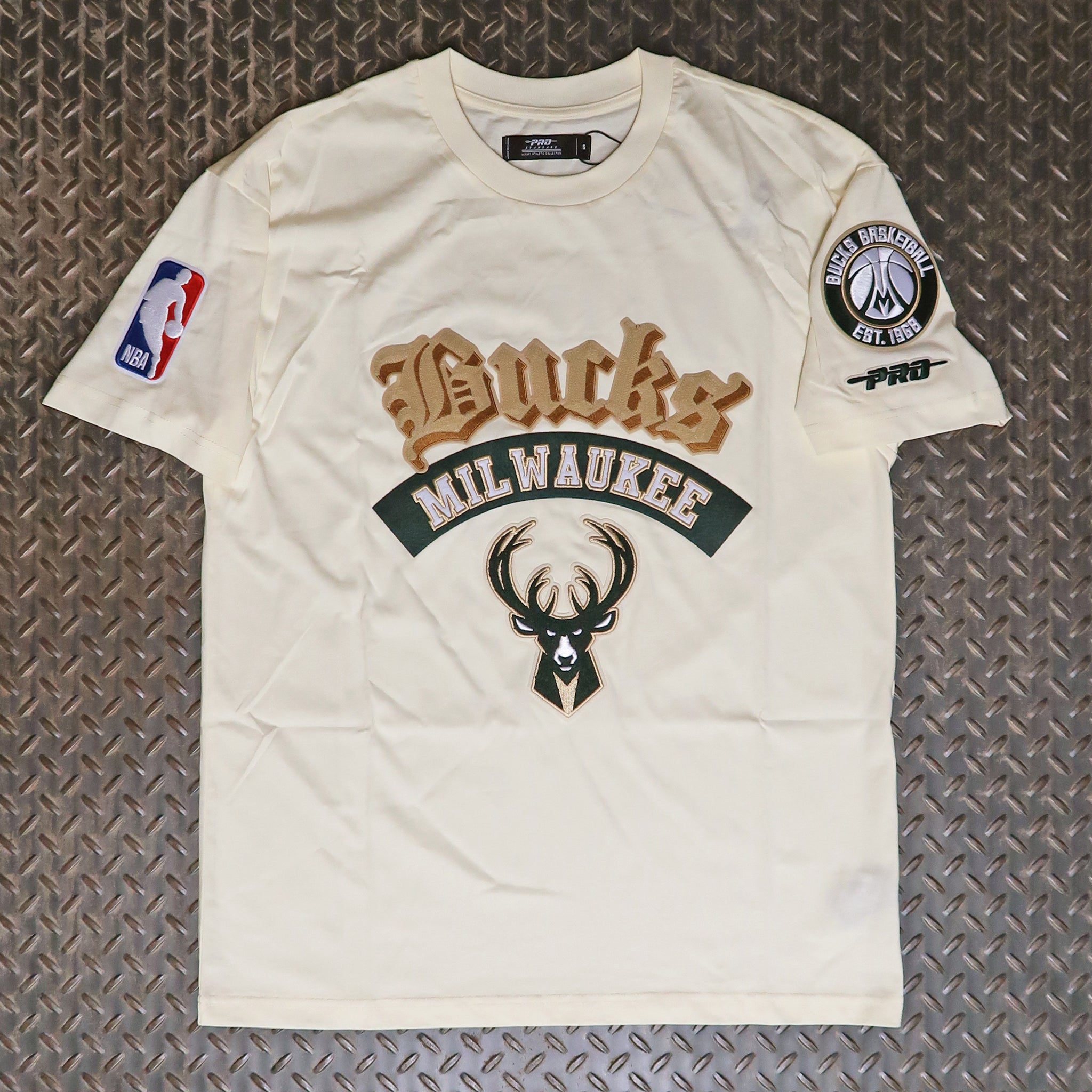 Pro Standard Milwaukee Bucks Best Of Drop Shoulder T-Shirt Eggshell BMB1516274-EGG