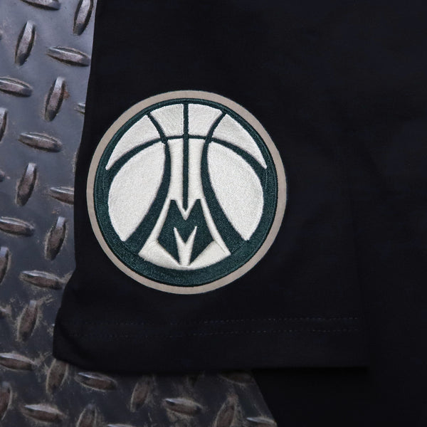 Pro Standard Milwaukee Bucks Modern Originals T-Shirt