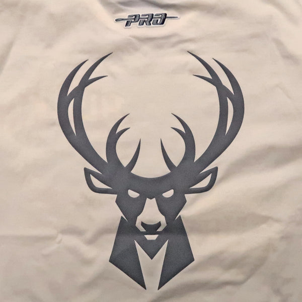 Pro Standard Milwaukee Bucks Street Team Drop Shoulder T-Shirt