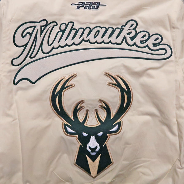 Pro Standard Milwaukee Bucks Living Large Twill Jacket