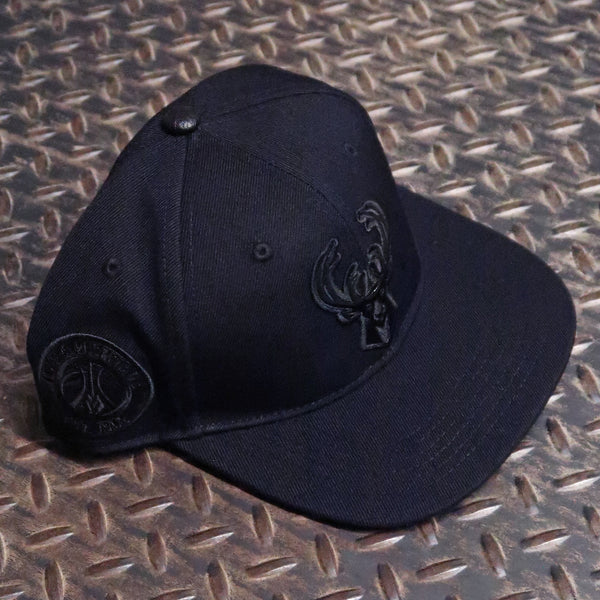 Pro Standard Milwaukee Bucks Triple Black Pro Six Snapback